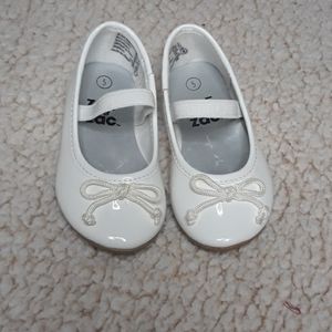 Zoe & Zac Toddler White shoes with Bow